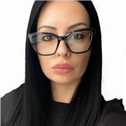 Ich bin eine erfahrene Englischlehrerin für Kinder jeden Alters